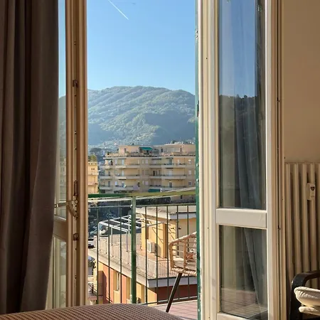 Stylish Ligurian - Mountain View - Near Sea Apartamento