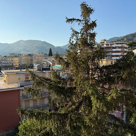 Stylish Ligurian - Mountain View - Near Sea Apartamento